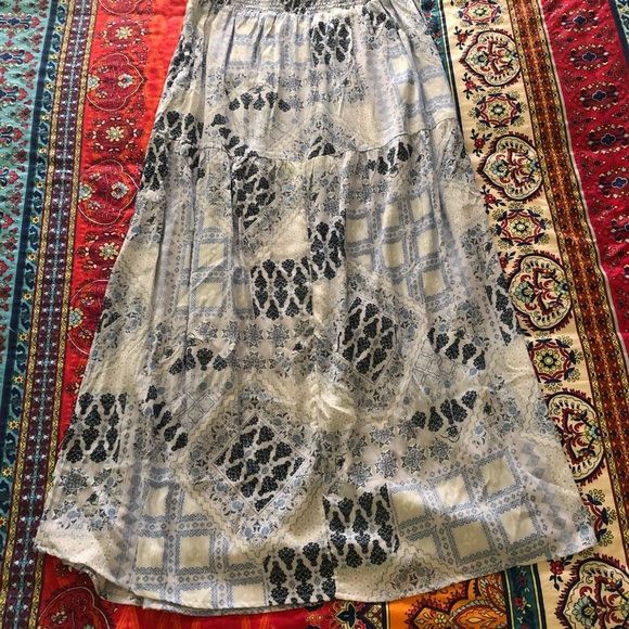 PINK ROSE FULL LENGTH SKIRT W/ELASTIC SMOCKED WAIST. BEAUTIFUL BLUE WHITE.NWT!!☆ - Picture 2 of 4